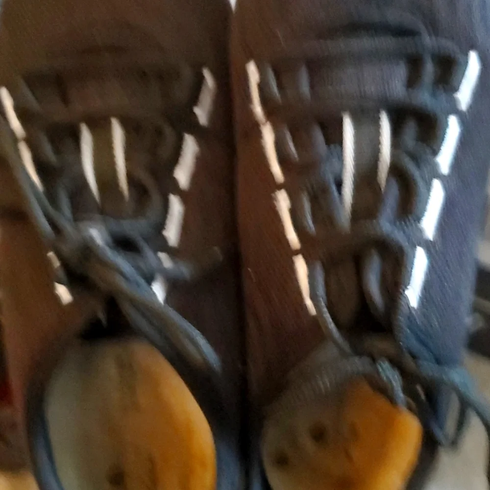 SHOES SIZE7 - Picture 1 of 3